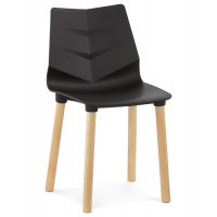 Chaise noire design scandinave avec assise moulée et pieds en bois TORRO