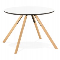 Petite table ronde de couleur blanche avec pieds en bois, style scandinave