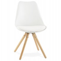 Chaise simple et robuste avec assise en similicuir blanc et pieds en bois de hêtre