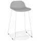 Tabouret de bar gris design mi-hauteur avec assise design très solide et pied stable de couleur blanc en métal antidérapant