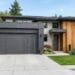 Nos astuces pour trouver une porte de garage avec portillon moins chère