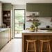 Cuisine vert olive et bois : notre sélection d'idées design pour vous inspirer