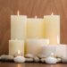 Bougies blanches et pierre naturelles
