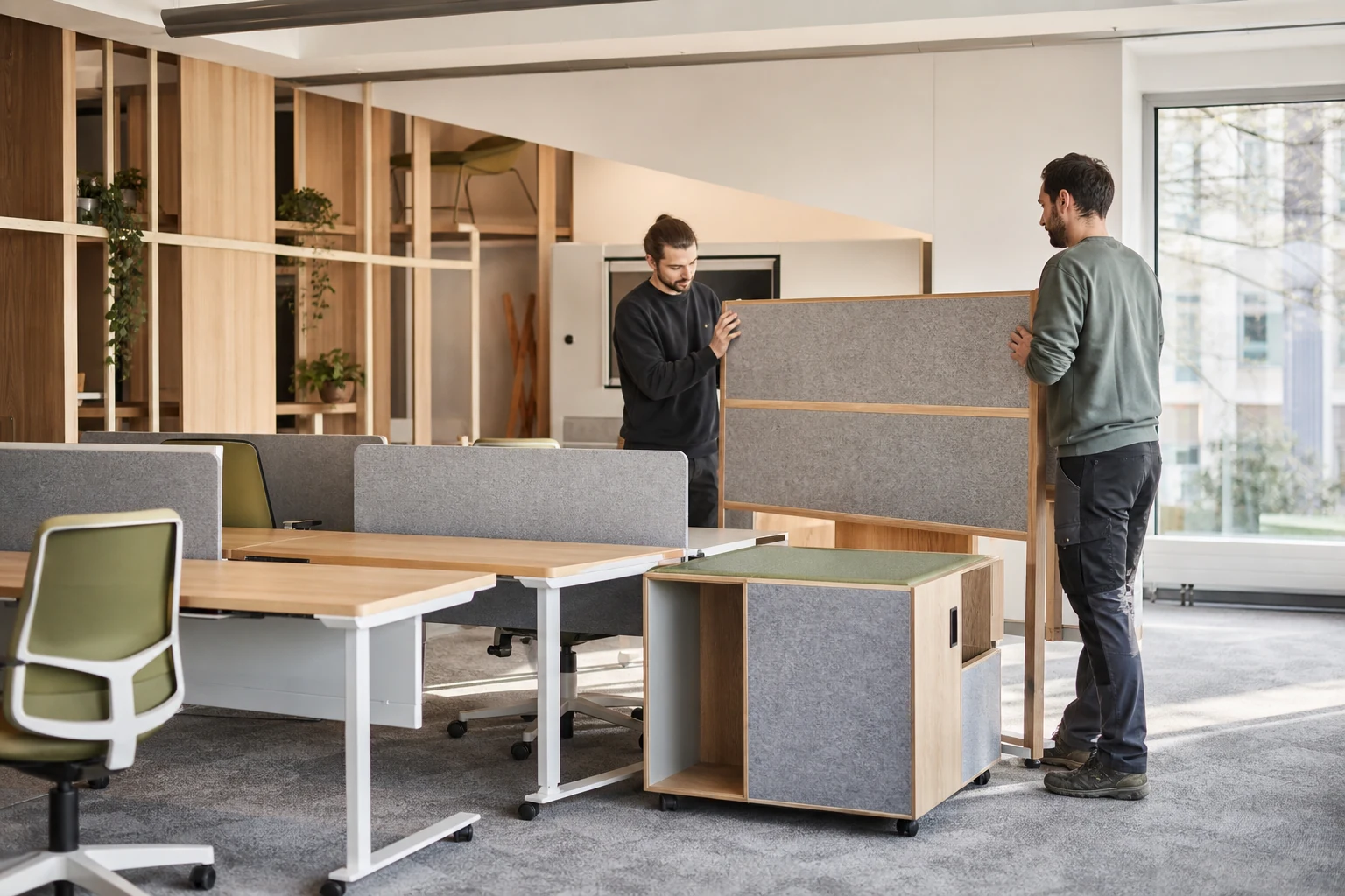 Cloisons modulaires réutilisables dans un aménagement de bureau durable