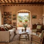 Salon d'inspiration italienne aux teintes terracotta et vert olive chaleureuses