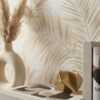 Papier Peint Intissé Beige Feuilles de Palmier