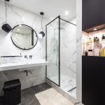 Salle de bain aménagée photo d'une salle de bain aménagée